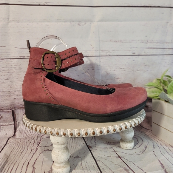 Dansko Lois Mary Jane Wedge Burgundy Wine  Women's Ankle Strap Shoes Size 8.5 - Picture 4 of 13